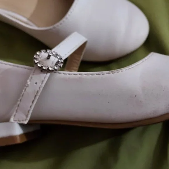 Girls Fancy White Dress Shoes with rhinestone bling - Picture 2 of 5